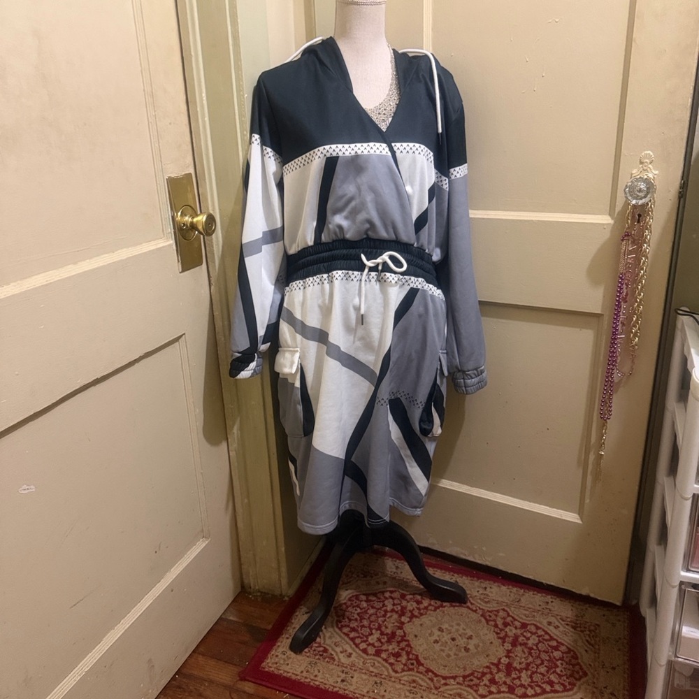 Bundle Long Sleeve Dresses - Picture 8 of 11